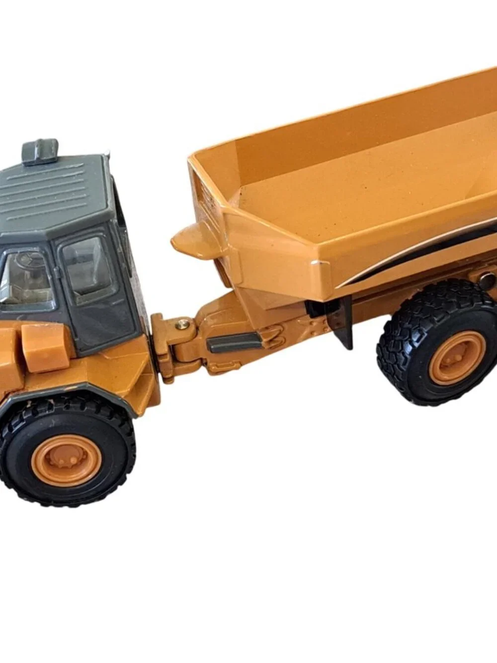 Case 330B Articulated Dump Truck 1/50 Scale Diecast Model Ertl Tip Bed Wheels